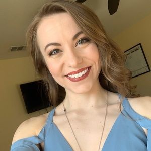 Meet your Posher, Devyn